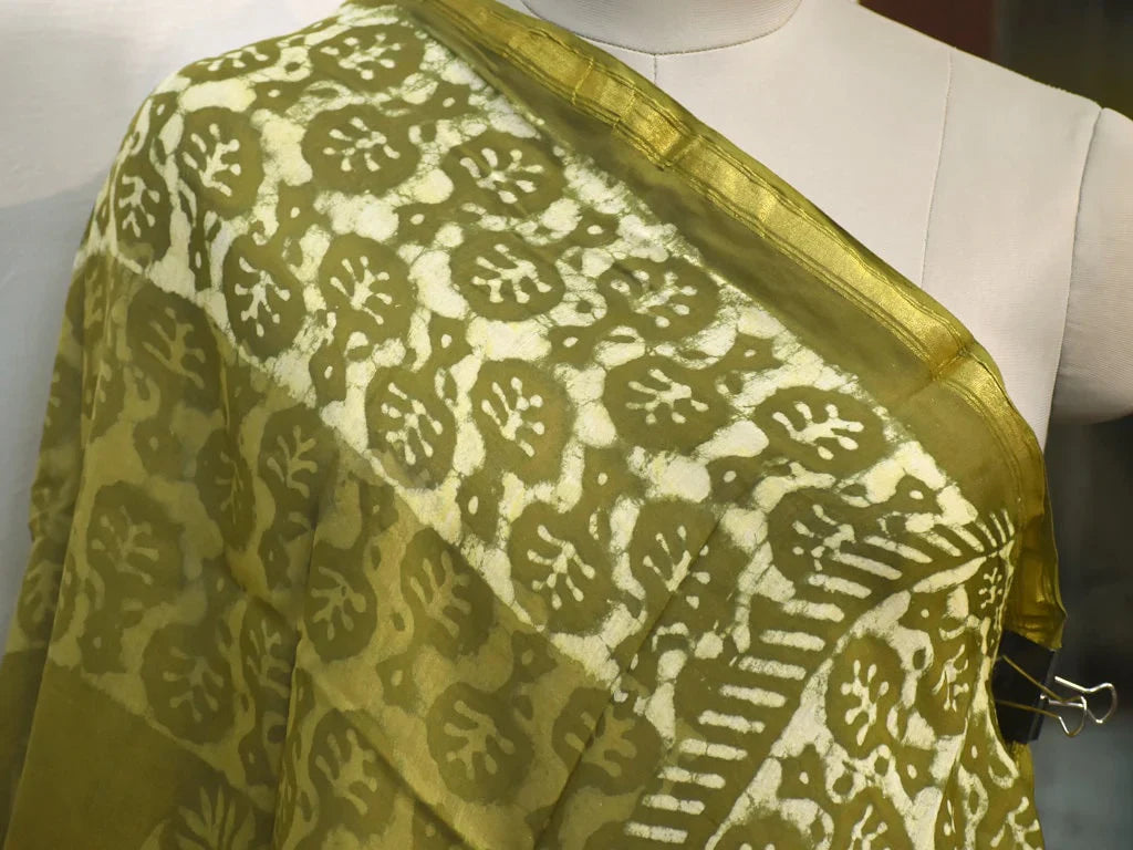 Easy Ways to Style Your New Chanderi Dupatta