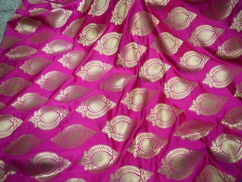 1.5 Meter Banarasi Magenta Brocade Fabric Indian Brocade Fabric Banaras Brocade Wedding Dress Jacket Cushion Cover Home Furnishing fabric