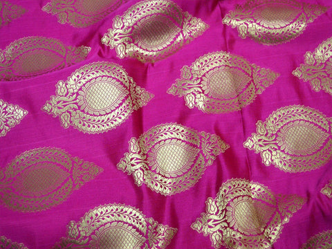 1.5 Meter Banarasi Magenta Brocade Fabric Indian Brocade Fabric Banaras Brocade Wedding Dress Jacket Cushion Cover Home Furnishing fabric