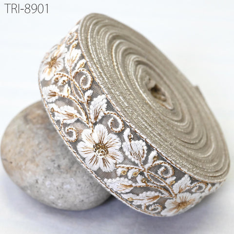 9 Yard 4cm Grey Embroidery Ribbon Trims Embellishment Embroidered Saree Border Costumes Crafting Sewing Beach Bags Tote Pouche Wall Hangings