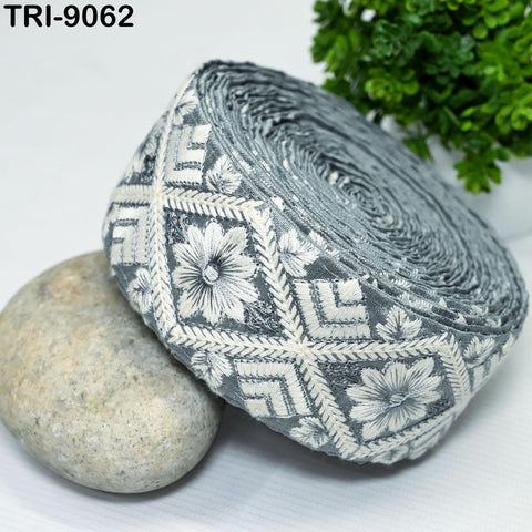 9 Yard Grey Embroidered Saree Ribbons Embroidery 5cm Trims Sari Border Embellishments Crafting Costumes Curtains Dog Collar Tote Beach Bags