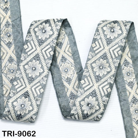 9 Yard Grey Embroidered Saree Ribbons Embroidery 5cm Trims Sari Border Embellishments Crafting Costumes Curtains Dog Collar Tote Beach Bags