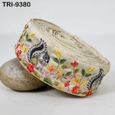 3 Yard Beige Indian Embroidery Ribbon Trim Squirrel Sari Border Crafting Beach Hats Regency Reticules Victorian Handbags Junk Journals 5cm