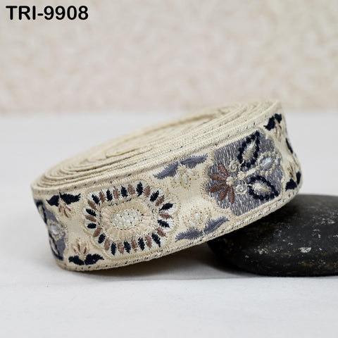 9 Yard Ivory 4 cm Embroidery Trims Ribbons Indian Sari Border Embroidered Crafting Sewing Costume Tote Bags Tablecloth Lampshade Home Decor
