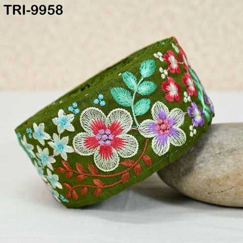 9 Yard Floral Embroidered Fabric Trim Indian Sari Border Crafting Sewing Guitar Belts Beach Bag Cushions Trimming Ribbon Embellishments 50mm