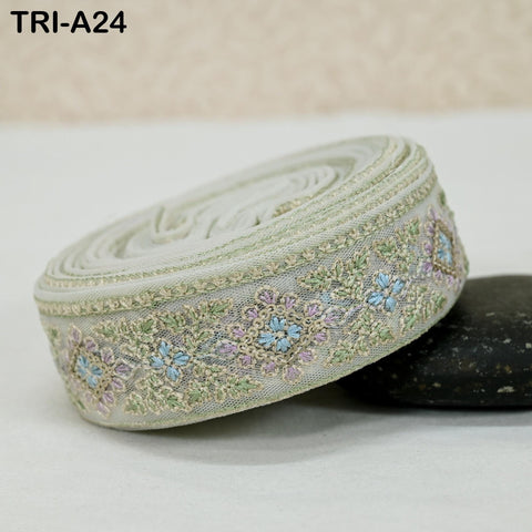 9 Yard Ivory 4 cm Embroidery Trims Ribbon Indian Sari Border Embroidered Crafting Sewing Costume Tote Bags Tablecloth Lampshade Home Decor