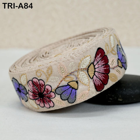 9 Yard Beige Indian Embroidery Ribbons 5cm Trim DIY Crafting Sewing Saree Border Embroidered Tote Bag Theatrical Costumes Holiday Ornaments
