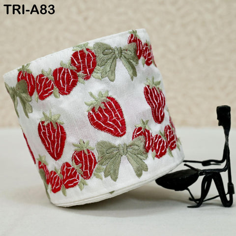 9 Yard Embroidery 11 cm Trims Ivory Indian Lace Sari Border Embroidered Strawberry Ribbon Decorative Sewing Craft Tote Bag Home Decor Laces