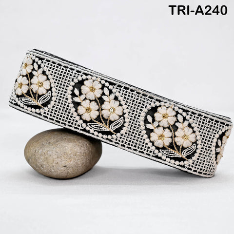 9 Yard Indian Ivory Embroidered Net Fabric Trim 6 cm Ribbon Embellishment Cushion DIY Craft Sari Border Wedding Saree Tape Embroidery Dress