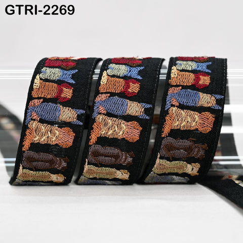 Embroidery Trim, Dogs sitting in line, Pets Accessories, Handbags, Journal Decor, 1.5 Inch Wide