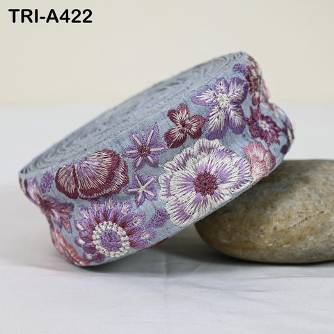 1 Meter Embroidered Sari Border Trim: Mauve Floral Ribbon for Crafts, Sewing, Home Decor