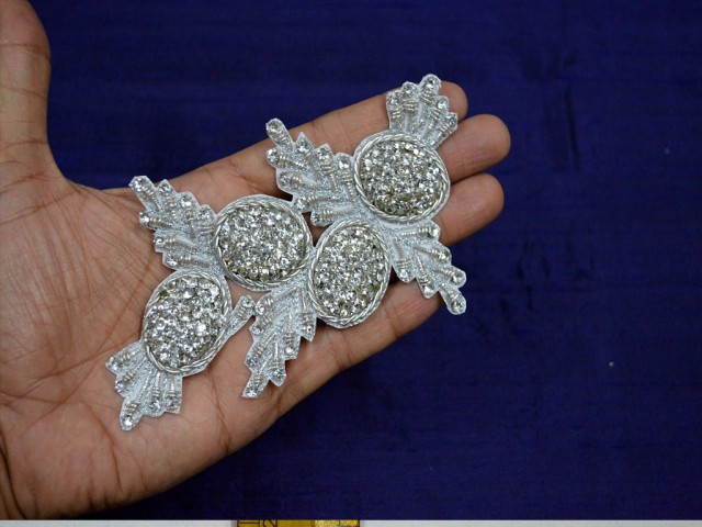 2 Pair Handmade Rhinestone Silver Dresses Patches Christmas Appliques Sewing Supply Decor 1 Pair Crafting Decorative Indian Appliques