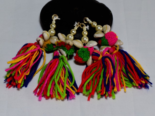 25 Piece Tribal Pom-Pom Tassels For Belt Boho Hippie Banjara Key Charm Cowrie Shells Latkan Home Decor Curtains DIY Crafting Hair Accessory