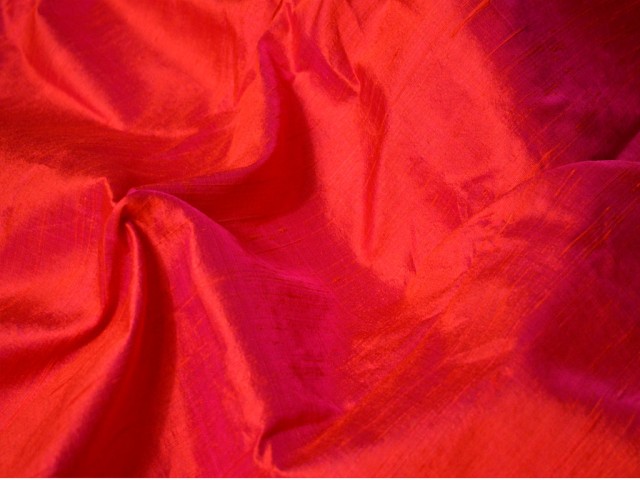 Iridescent red indian pure dupioni raw silk fabric by the yard crafting sewing costumes wedding dress skirt vest coats pillow cover curtains clothing accessories fabric for cushion cover