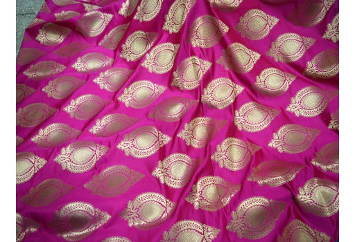 1.5 Meter Golden Design Brocade Blended Silk Magenta and Gold Banarasi Jacket Sewing Material Bridal Clutches Fabric Wedding Dress Lehenga Making clothing accessories