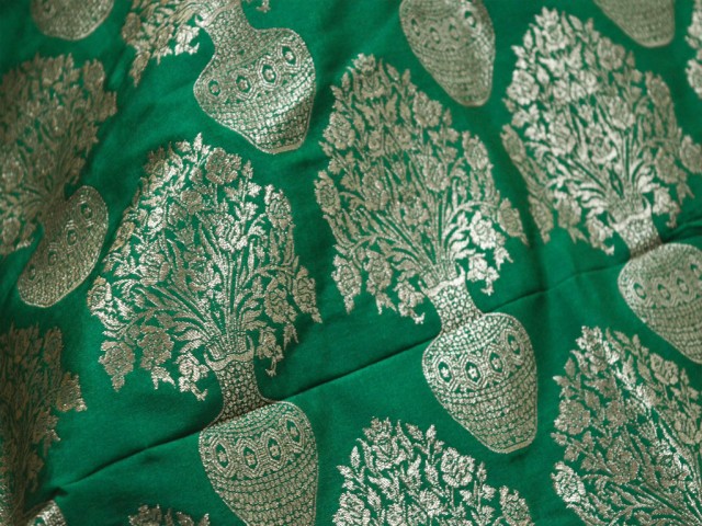Boutique material Brocade Fabric by the Yard Banarasi Green Gold Wedding Dresses Bridesmaid Lehenga Making cushion covers table runner fashion blogger clothing accessories