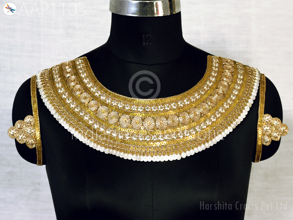 Necklace Designs For Specific Blouse Necklines