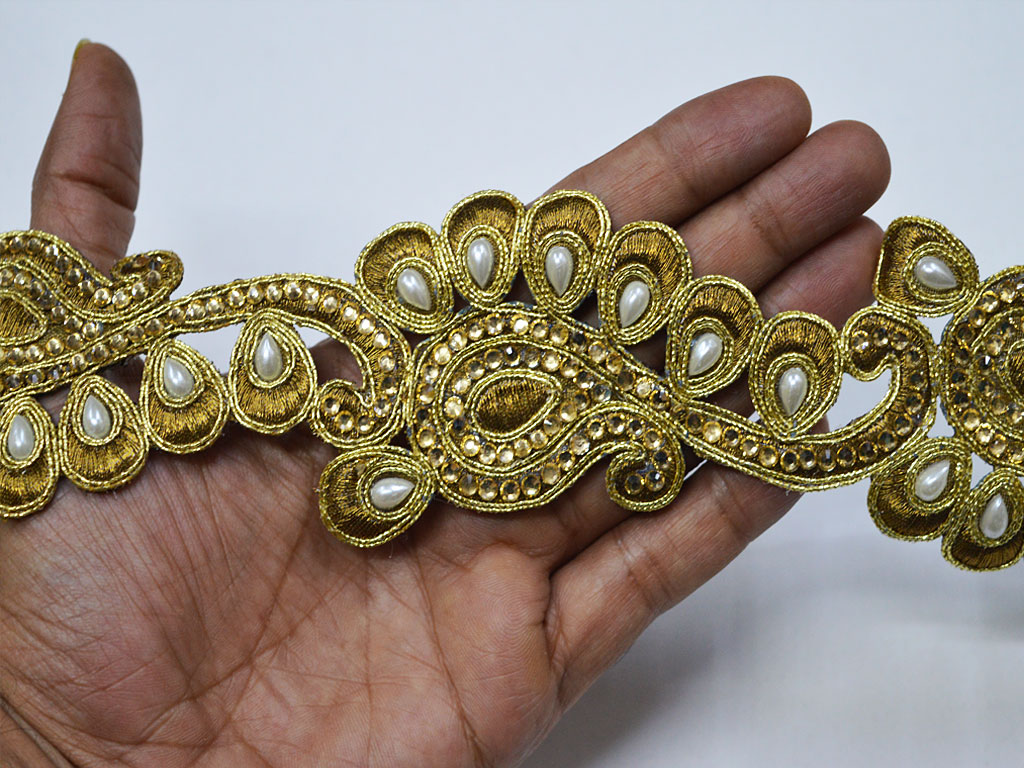 Use our beautiful kundan trimming laces for home décor, sewing and